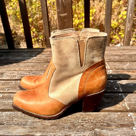 (RESERVED) Woolrich Vintage Women’s Ankle Boots - Picture 1 of 9